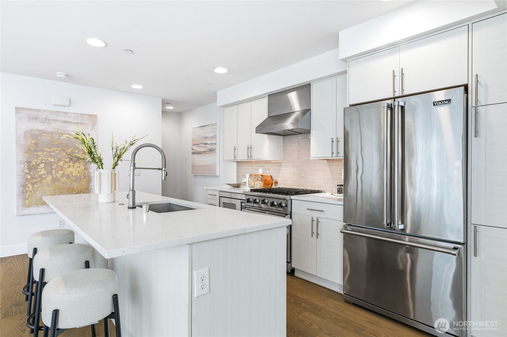 10712 SE 2nd Street , Bellevue, WA 98004-6206