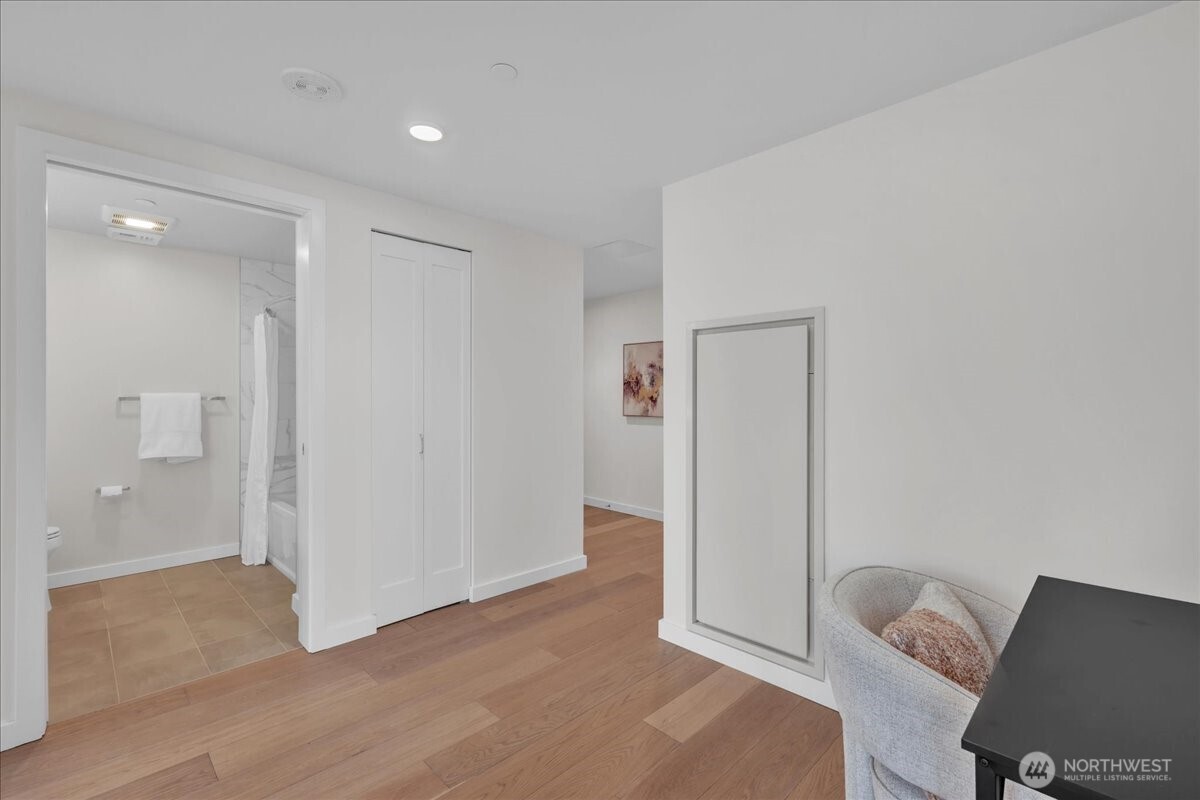 450 S Main Street #1012, Seattle, WA 98104