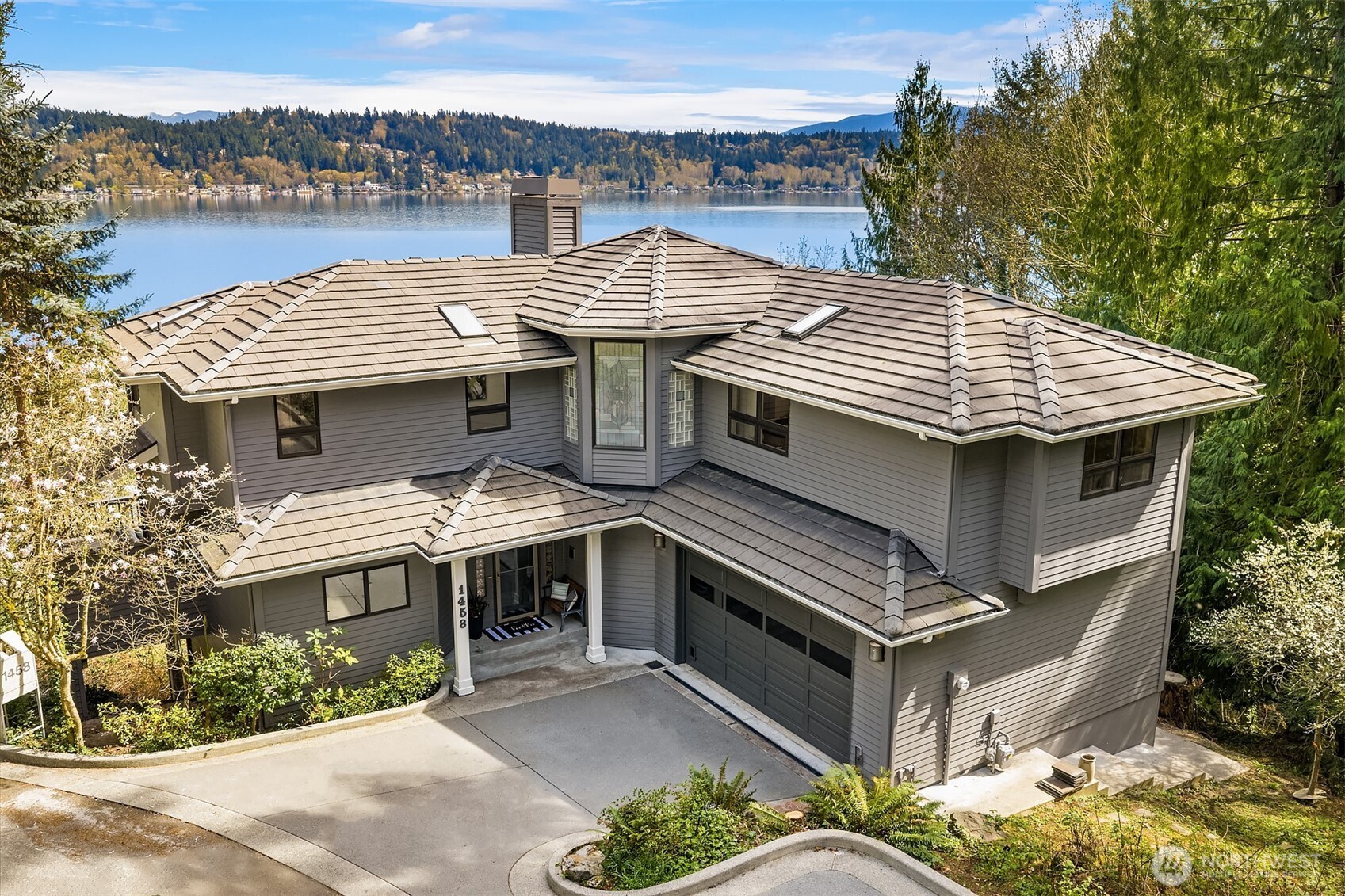 1458 W Lake Sammamish Parkway NE, Bellevue, WA 98008-3316
