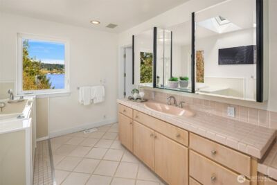 1458 W Lake Sammamish Parkway NE, Bellevue, WA 98008-3316 - Photo 25