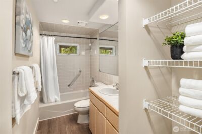 1458 W Lake Sammamish Parkway NE, Bellevue, WA 98008-3316 - Photo 32