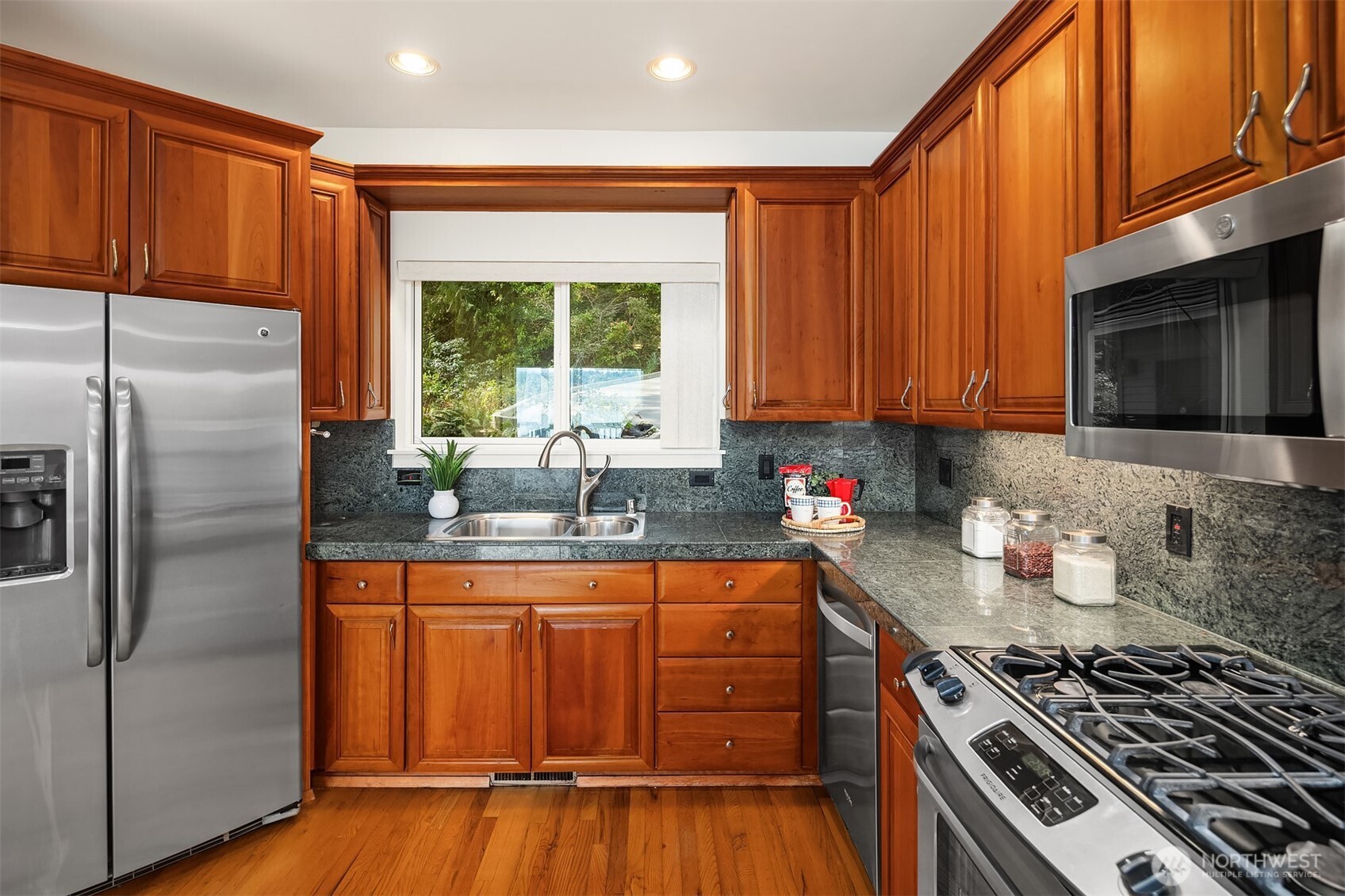 1458 W Lake Sammamish Parkway NE, Bellevue, WA 98008-3316