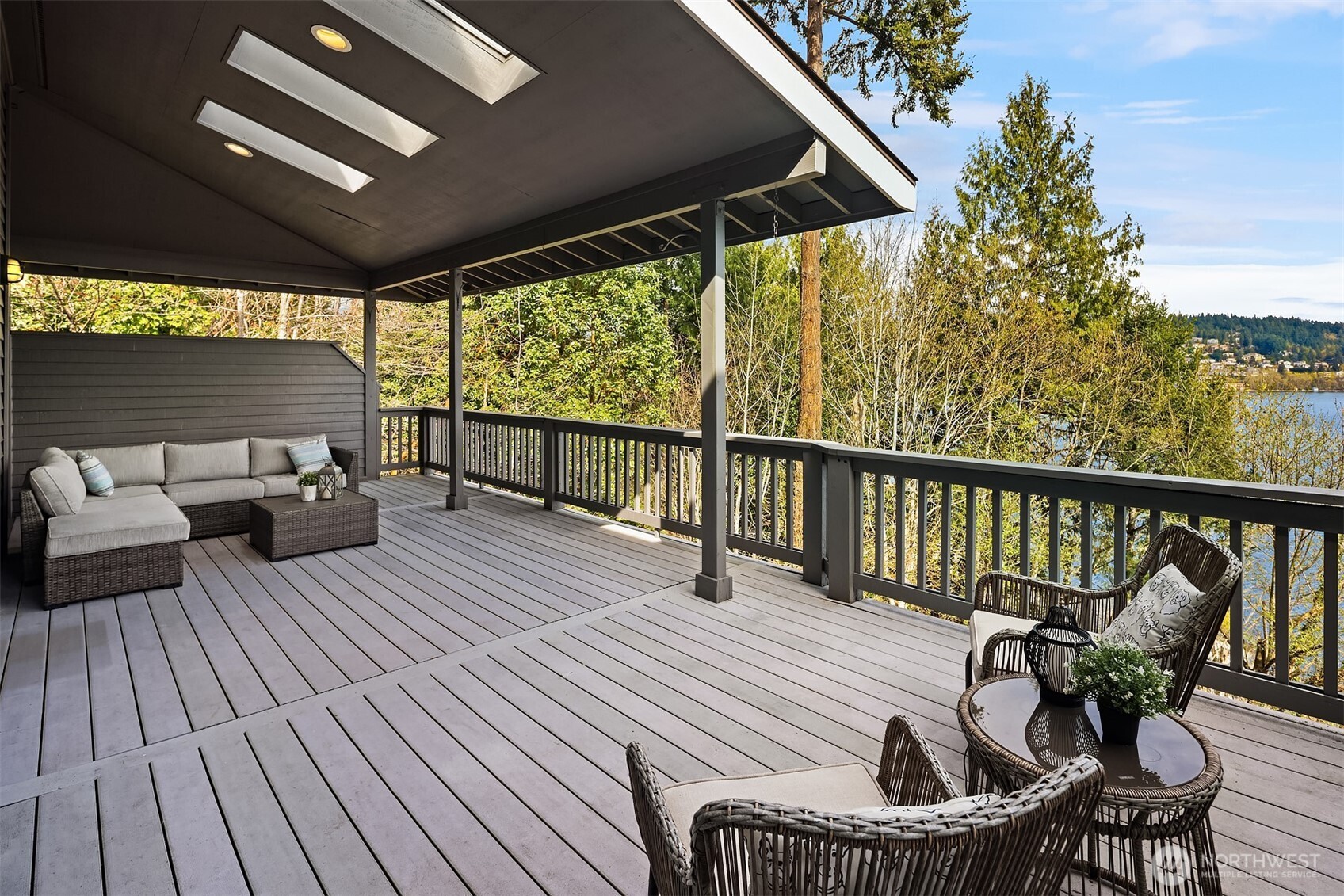 1458 W Lake Sammamish Parkway NE, Bellevue, WA 98008-3316