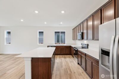 8741 52nd Place NE #014, Marysville, WA 98270 - Photo 5