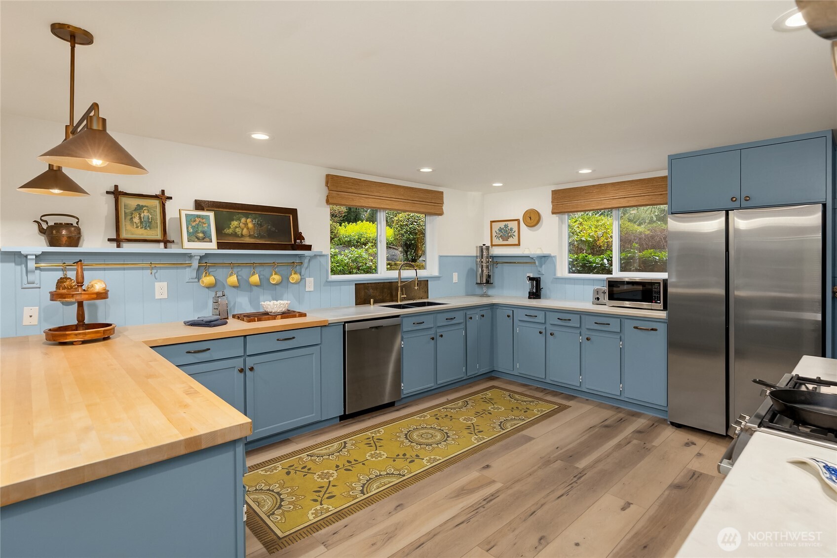 15335 Sunrise Drive NE, Bainbridge Island, WA 98110