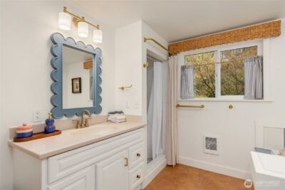 15335 Sunrise Drive NE, Bainbridge Island, WA 98110 - Photo 28