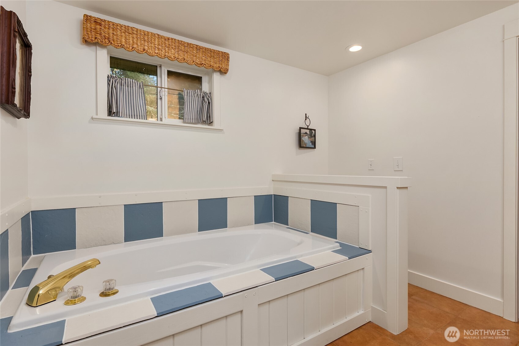 15335 Sunrise Drive NE, Bainbridge Island, WA 98110