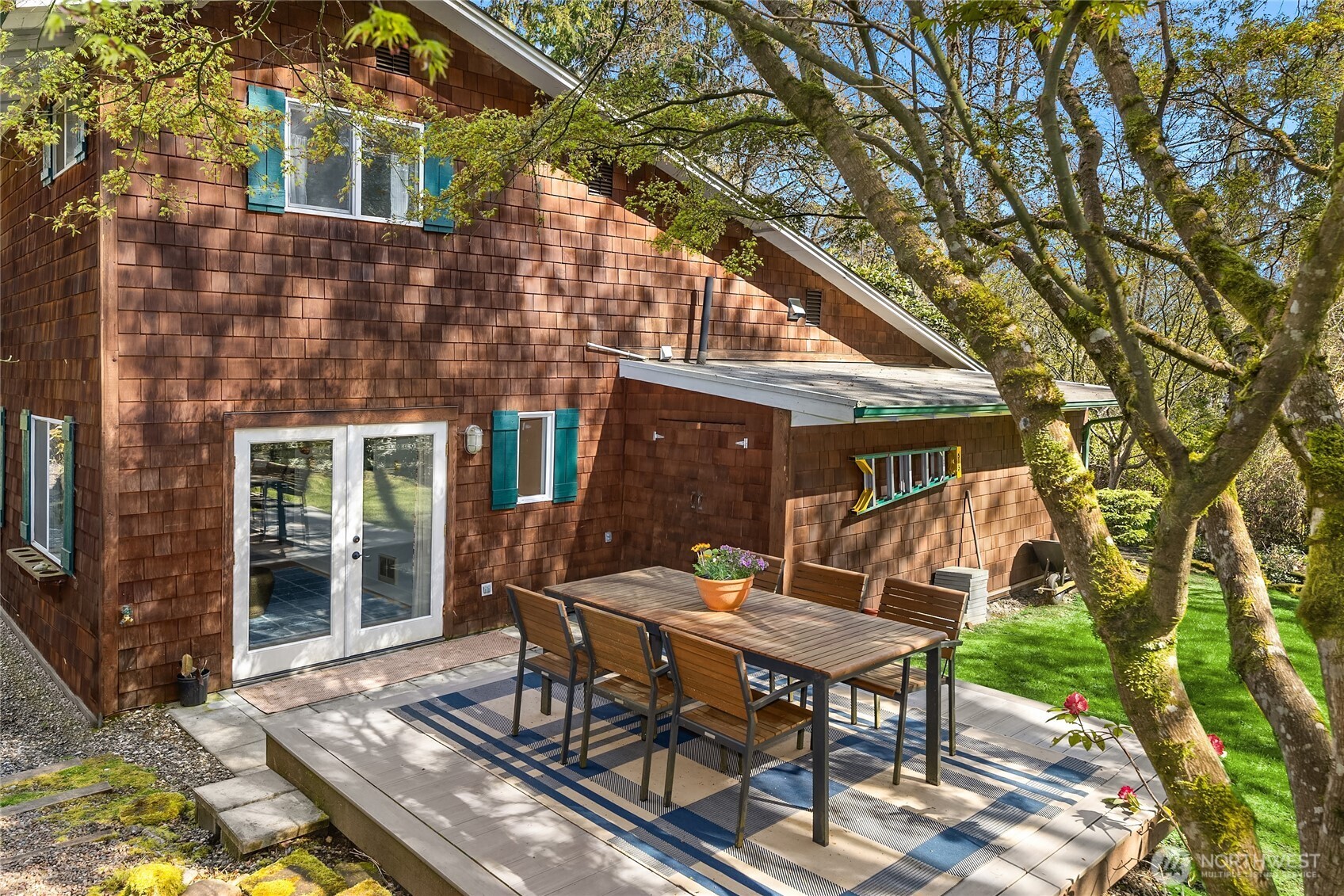 15335 Sunrise Drive NE, Bainbridge Island, WA 98110