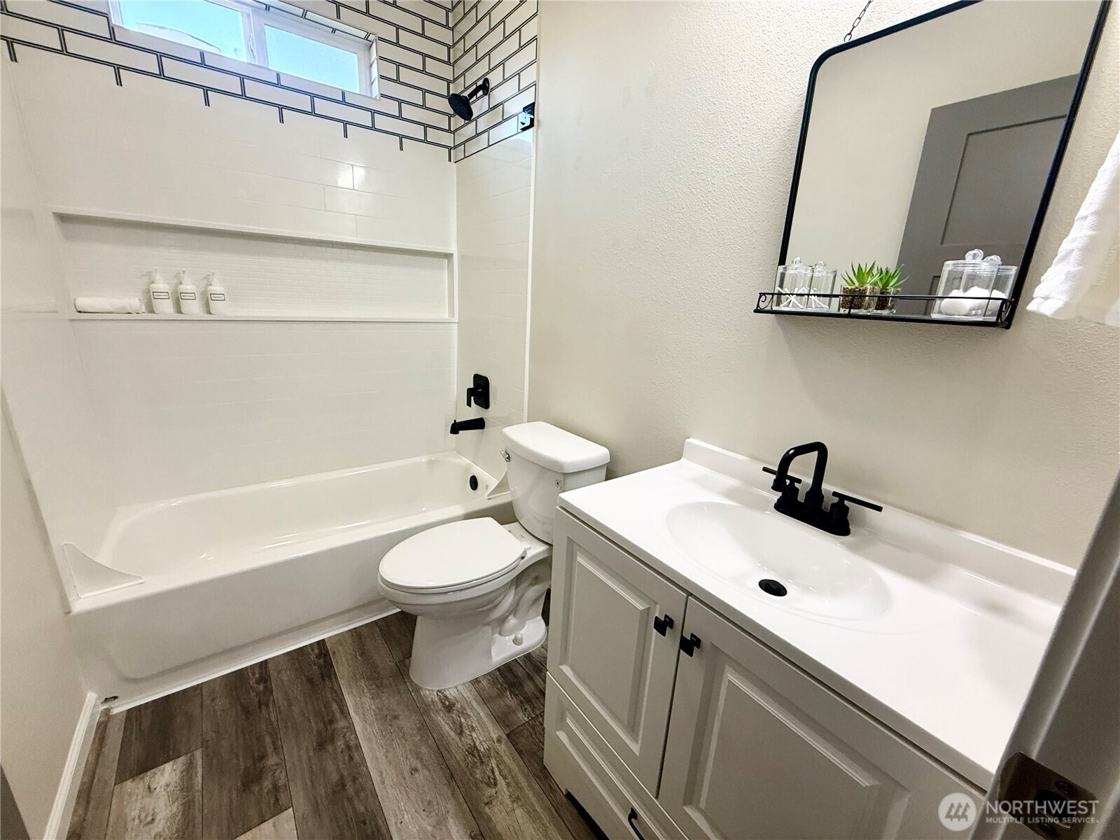 5016 Tacoma Mall Blvd , Tacoma, WA 98409