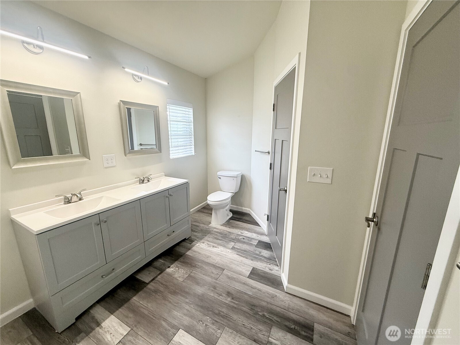 5016 Tacoma Mall Blvd , Tacoma, WA 98409