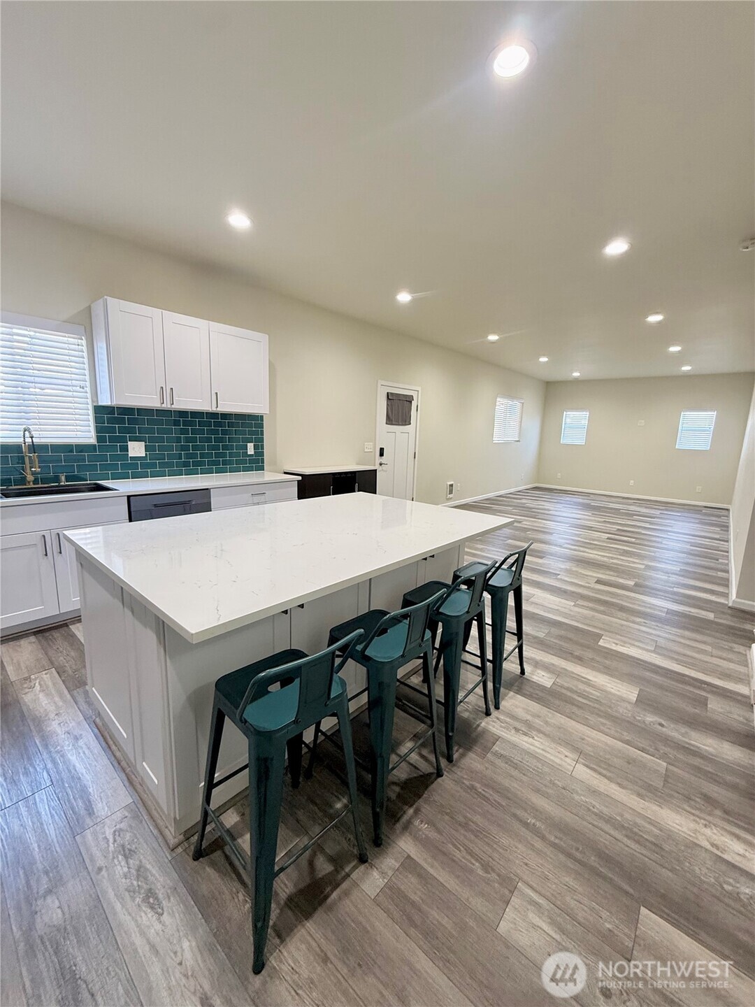 5016 Tacoma Mall Blvd , Tacoma, WA 98409