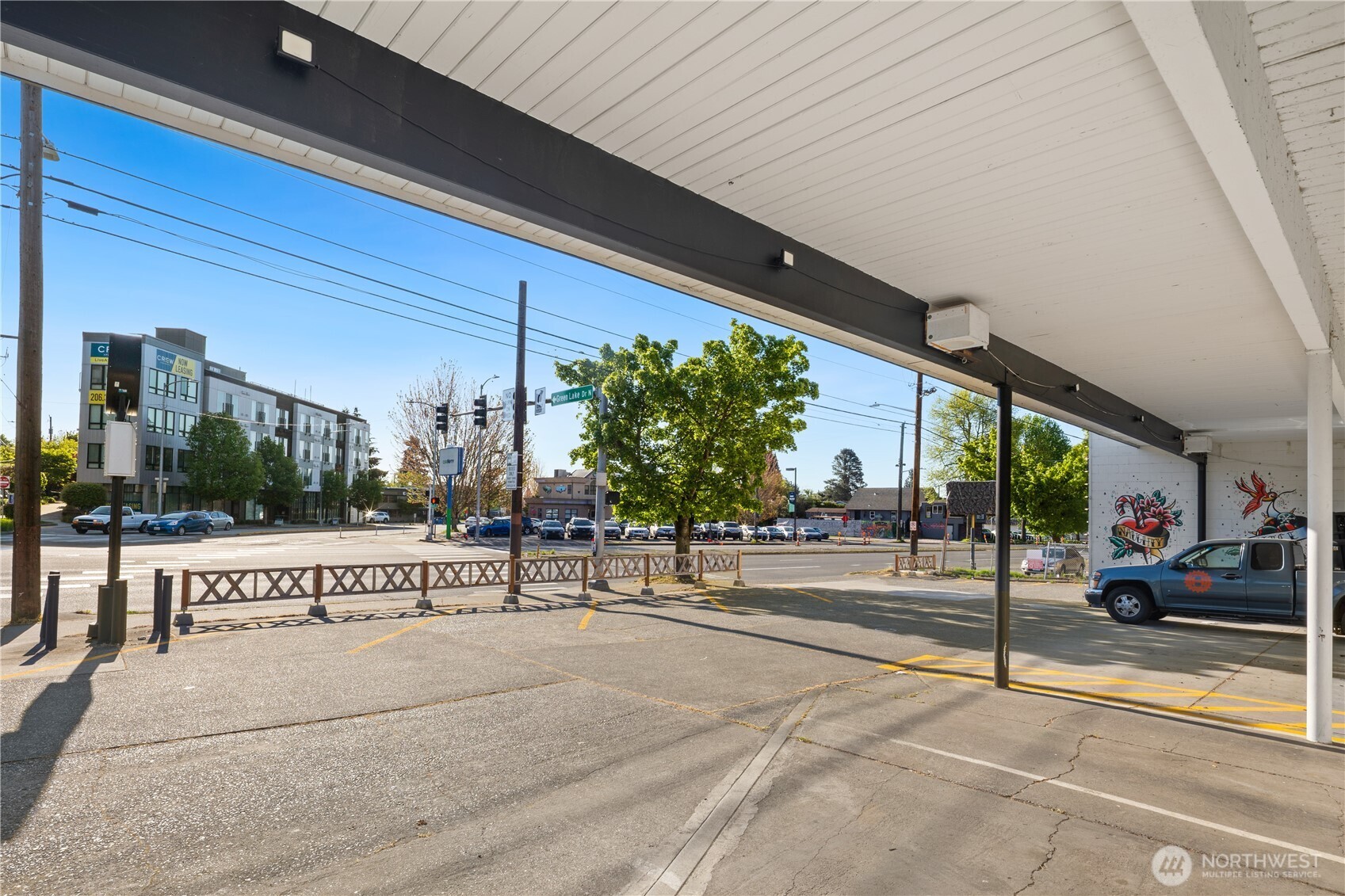 8211 Aurora Avenue N, Seattle, WA 98103