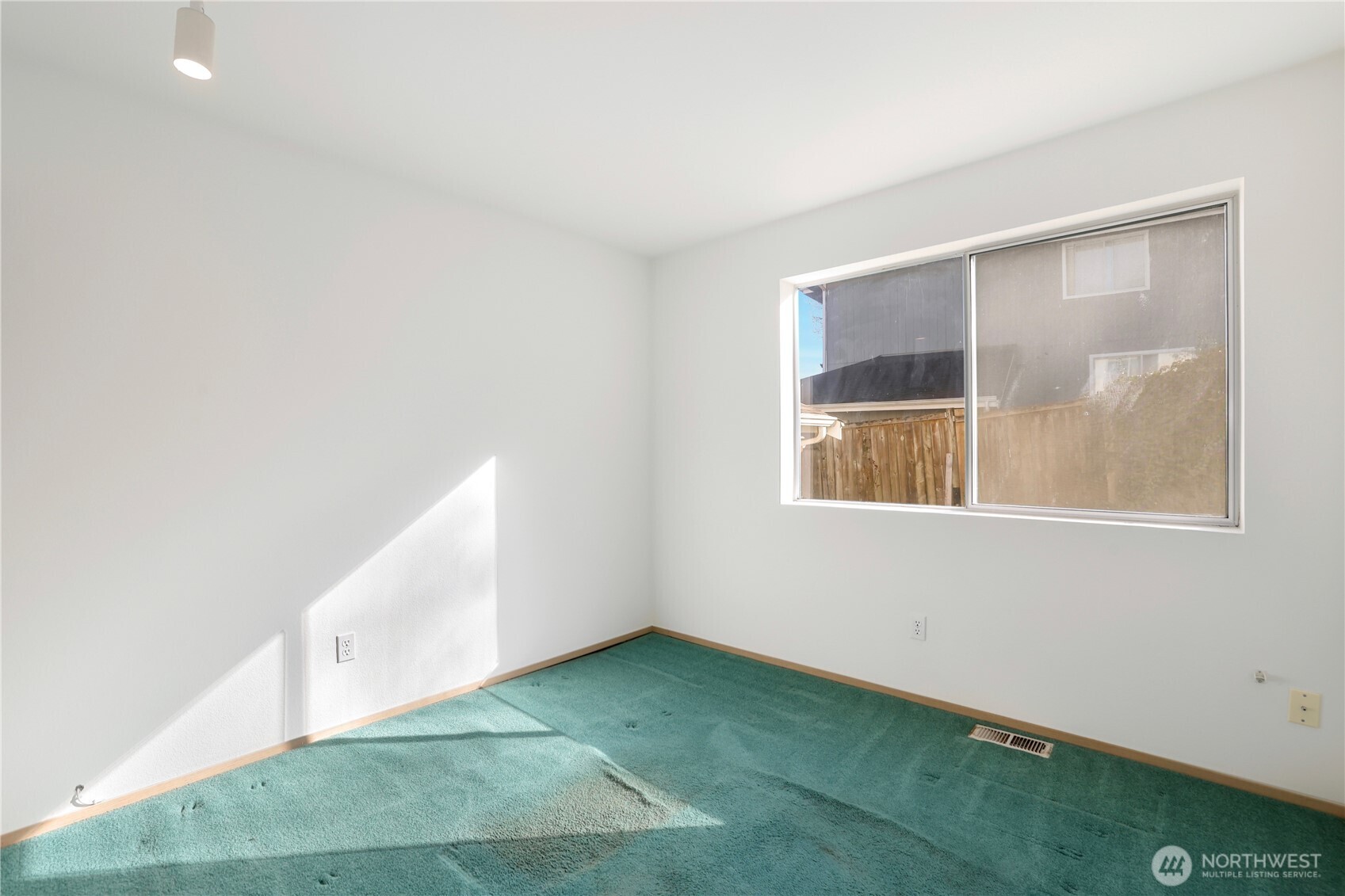 3814 Crystal Ridge Drive SE, Puyallup, WA 98372