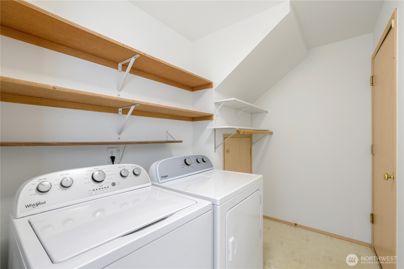 3814 Crystal Ridge Drive SE, Puyallup, WA 98372