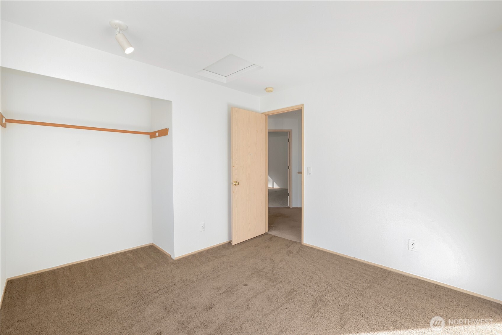 3814 Crystal Ridge Drive SE, Puyallup, WA 98372