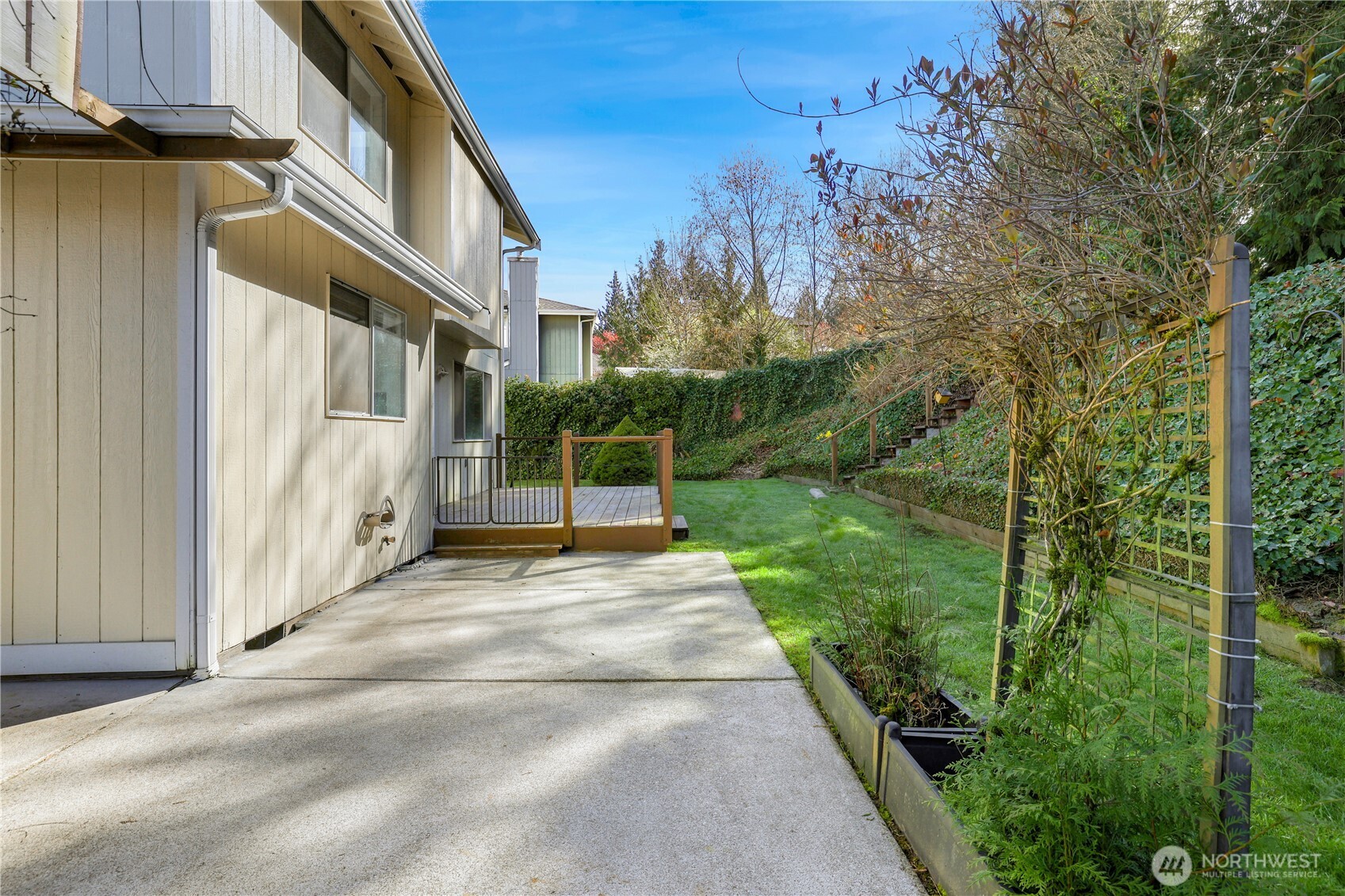 3814 Crystal Ridge Drive SE, Puyallup, WA 98372