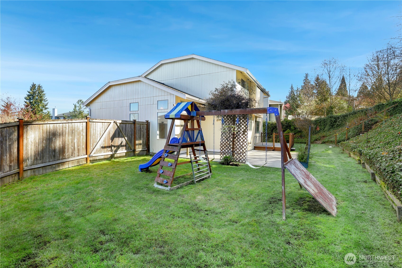 3814 Crystal Ridge Drive SE, Puyallup, WA 98372