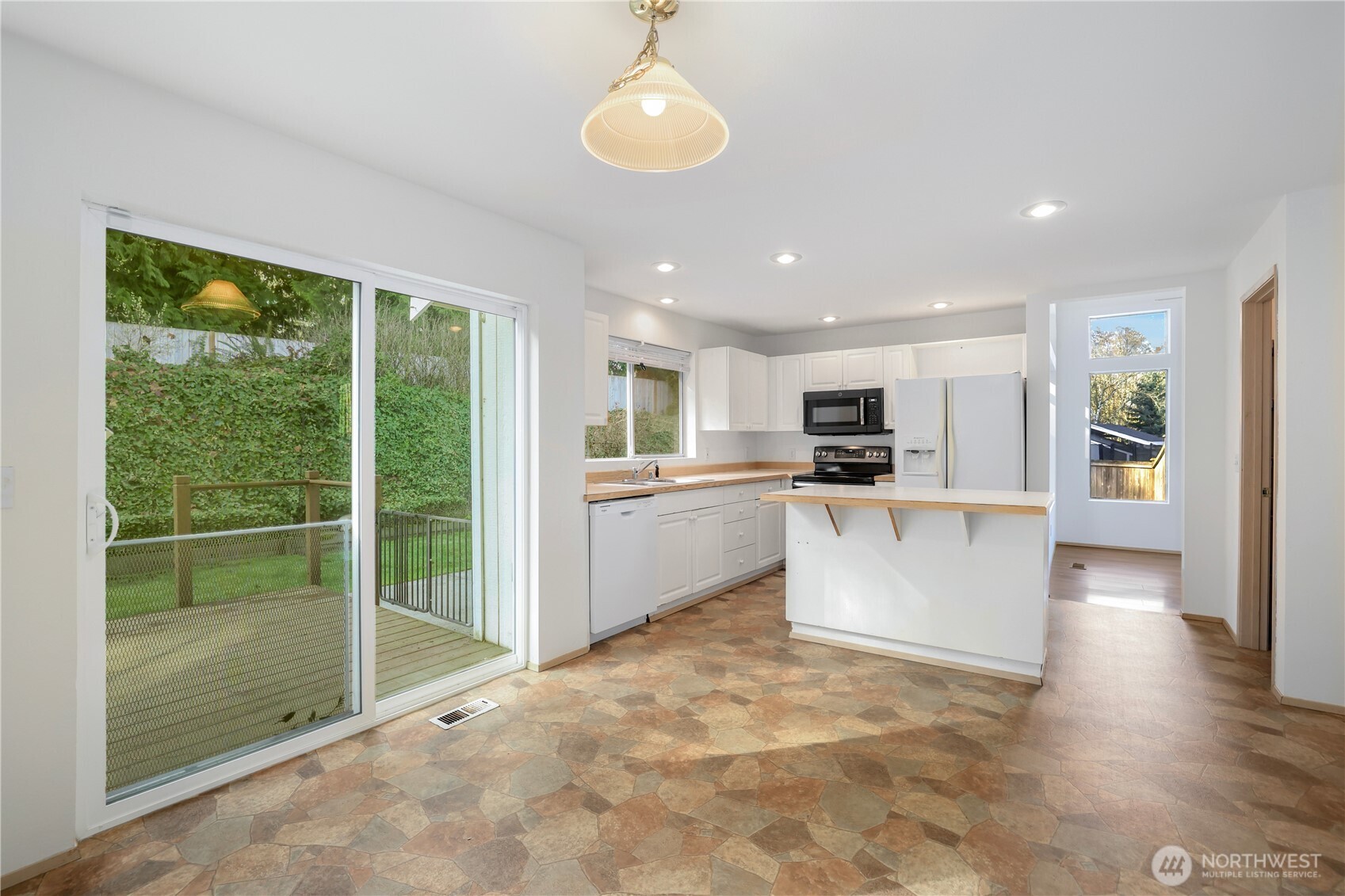 3814 Crystal Ridge Drive SE, Puyallup, WA 98372