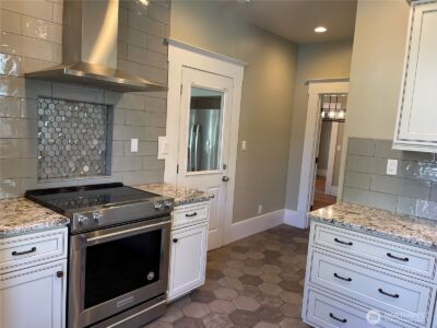 1522 Taylor Avenue N, Seattle, WA 98109 - Photo 17