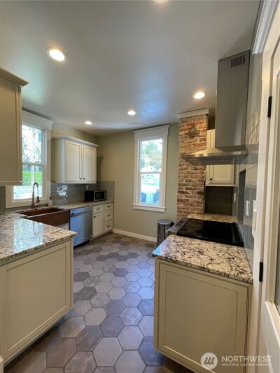 1522 Taylor Avenue N, Seattle, WA 98109 - Photo 23