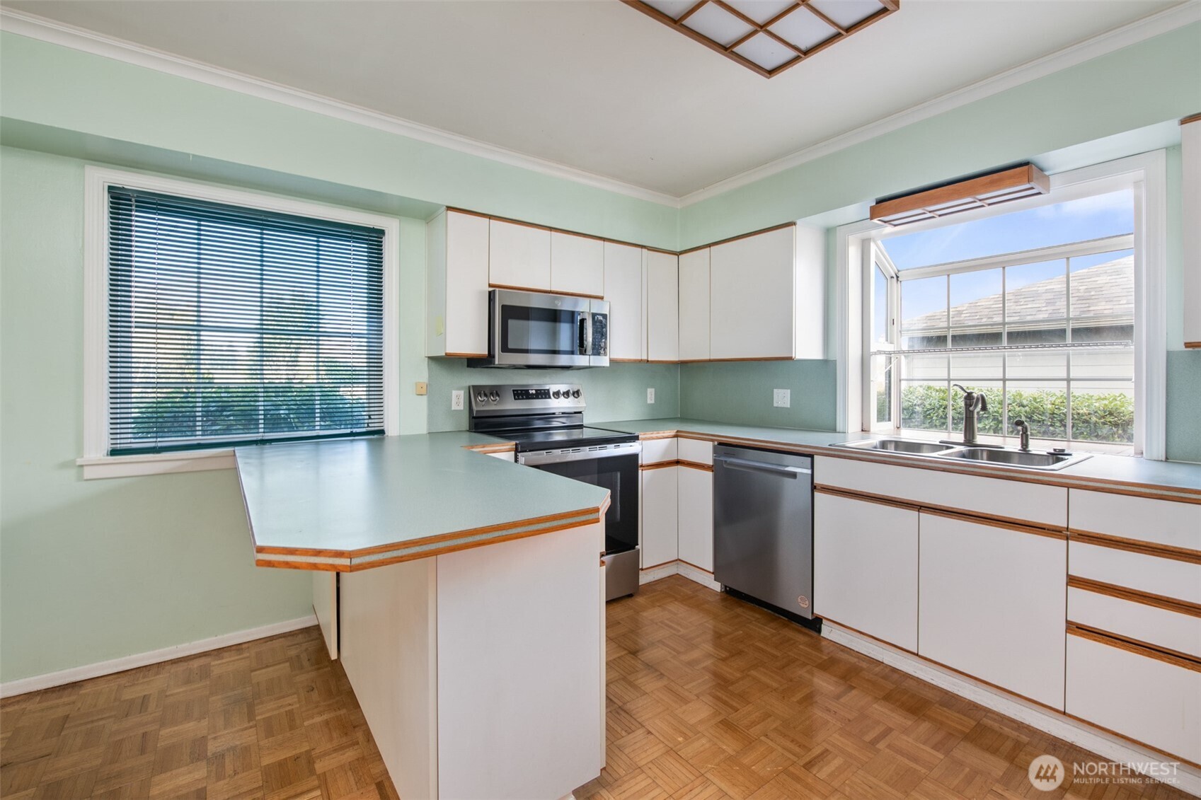 614 1st Avenue , Aberdeen, WA 98520