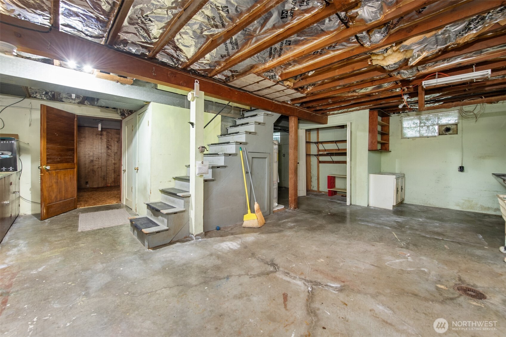 614 1st Avenue , Aberdeen, WA 98520