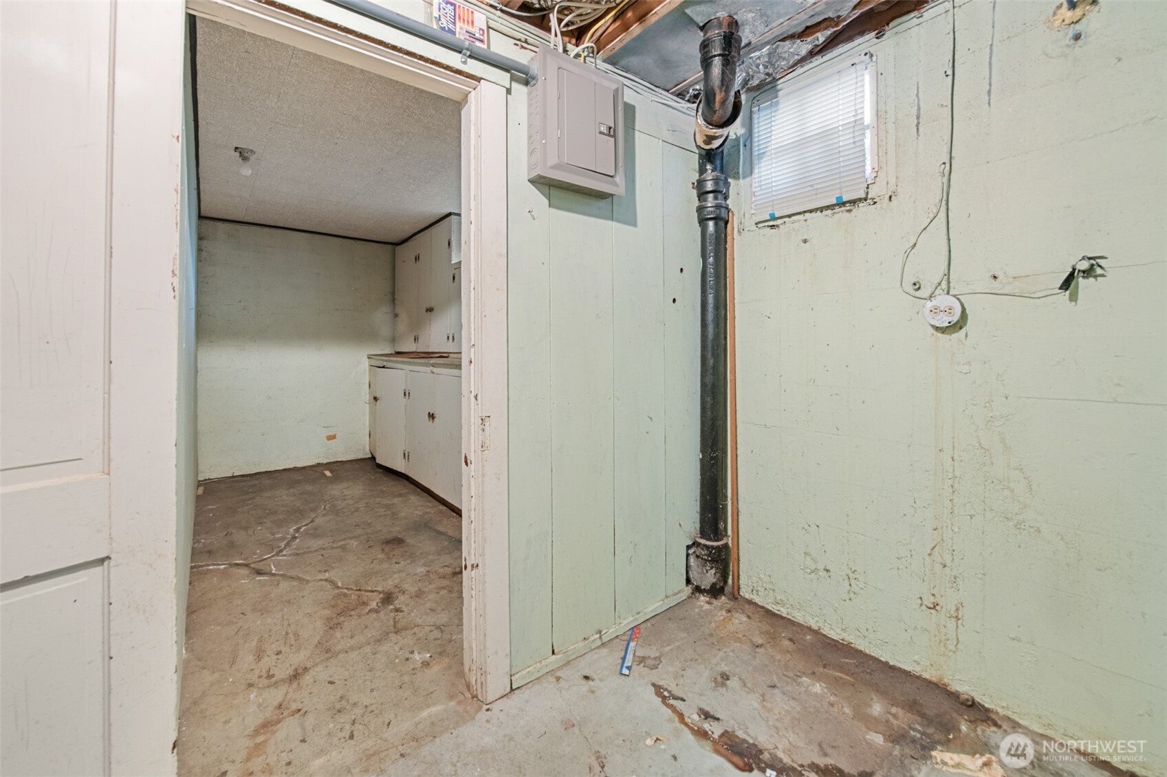 614 1st Avenue , Aberdeen, WA 98520