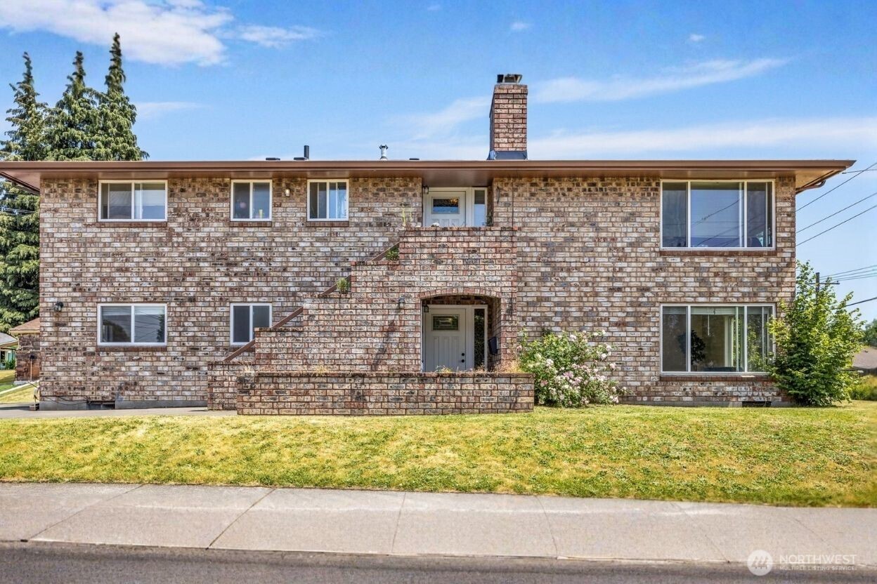 3341 S Alaska Street , Tacoma, WA 98418-1812