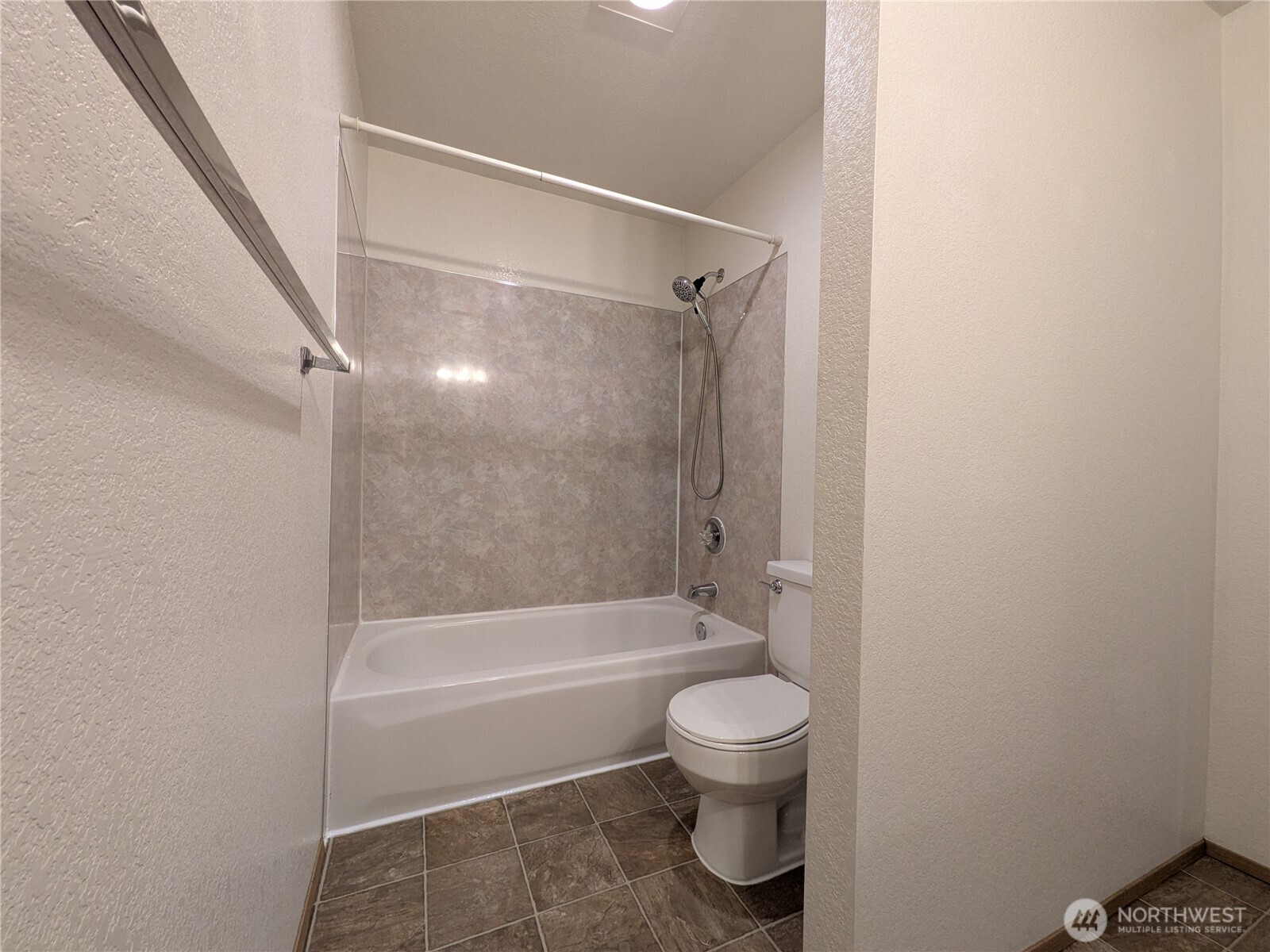 7537 NE Beachwood Avenue , Poulsbo, WA 98370