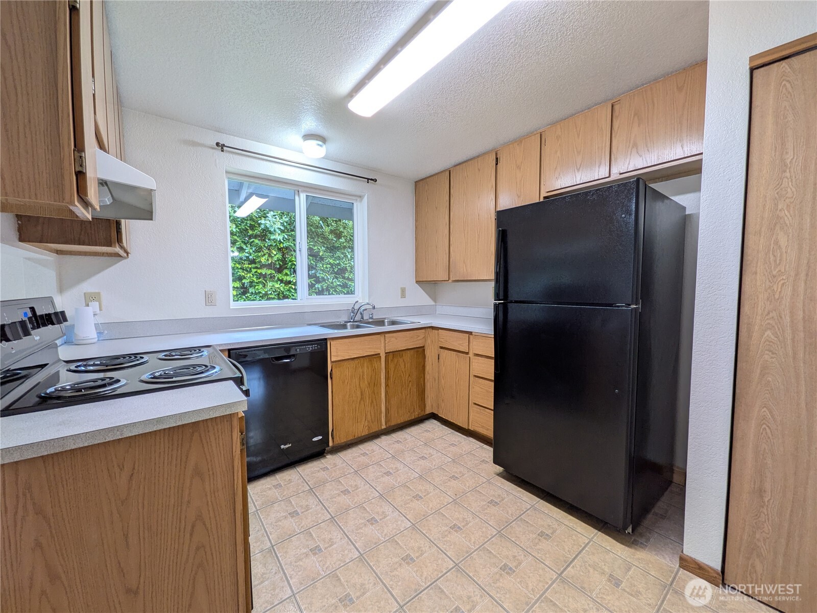 7537 NE Beachwood Avenue , Poulsbo, WA 98370