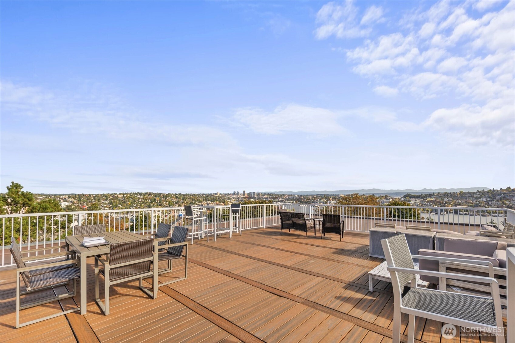 559 McGraw Street #402, Seattle, WA 98109