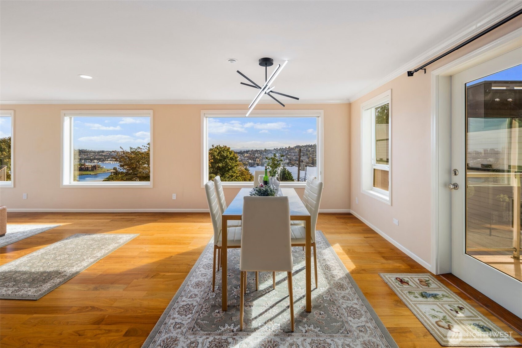 559 McGraw Street #402, Seattle, WA 98109