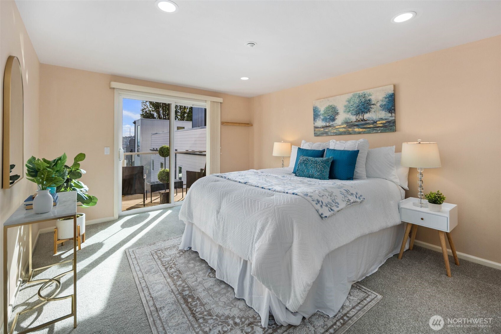 559 McGraw Street #402, Seattle, WA 98109