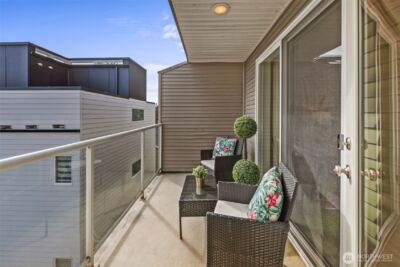 559 McGraw Street #402, Seattle, WA 98109 - Photo 20