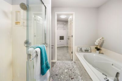 559 McGraw Street #402, Seattle, WA 98109 - Photo 24