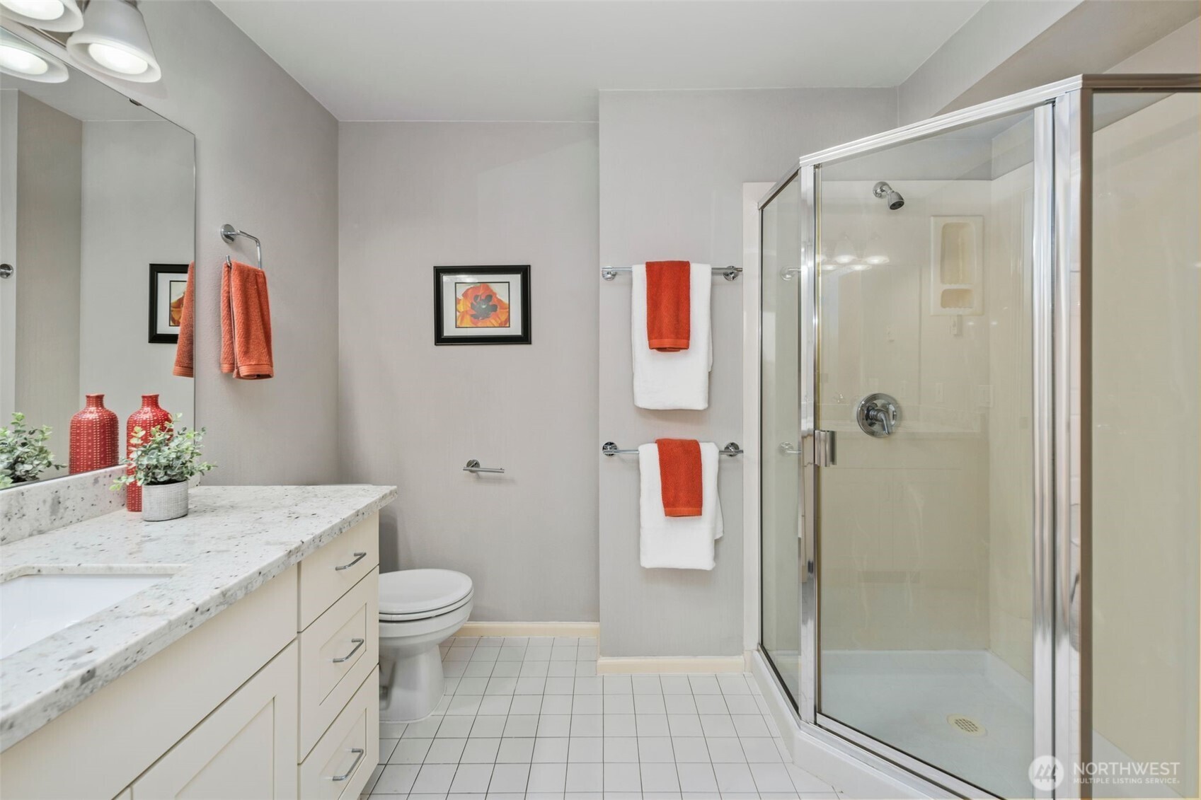 559 McGraw Street #402, Seattle, WA 98109