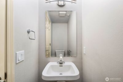 559 McGraw Street #402, Seattle, WA 98109 - Photo 28
