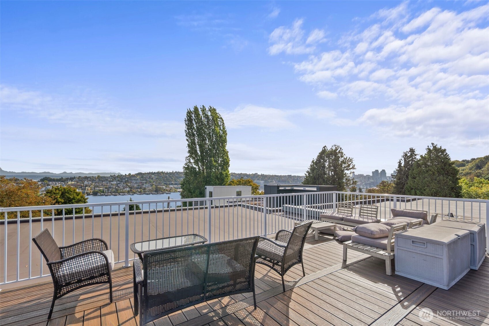 559 McGraw Street #402, Seattle, WA 98109