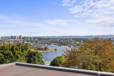 559 McGraw Street #402, Seattle, WA 98109 - Photo 31