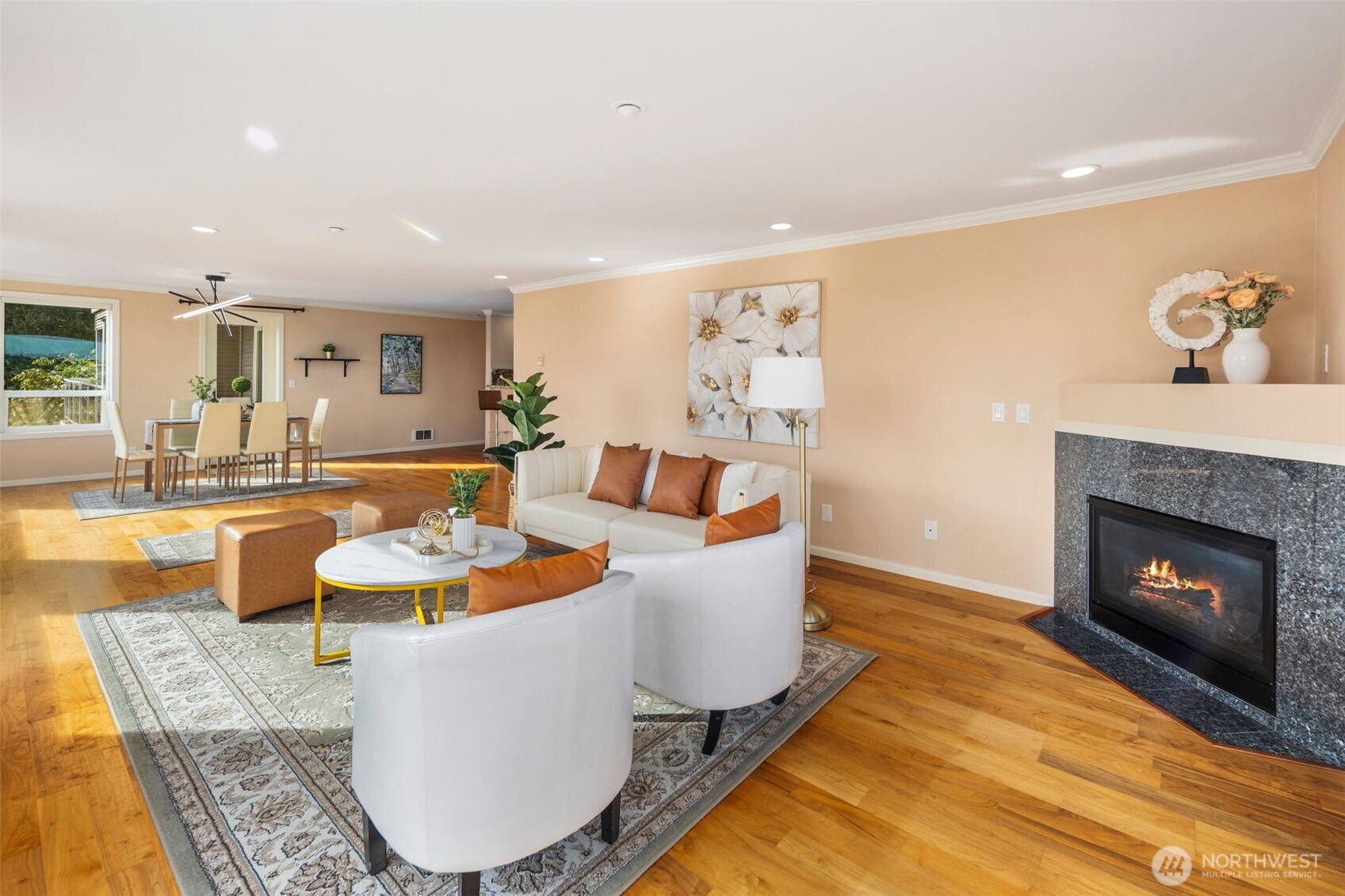 559 McGraw Street #402, Seattle, WA 98109