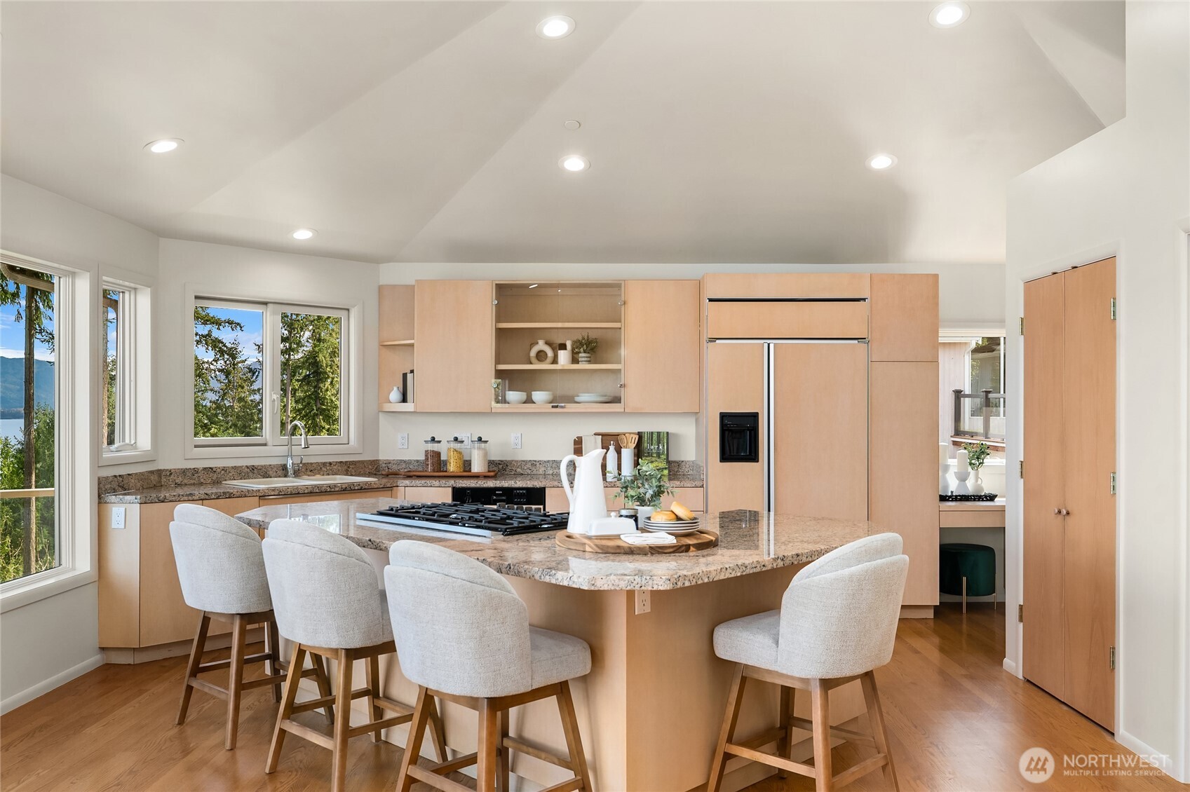 936 170th Place SE, Bellevue, WA 98008