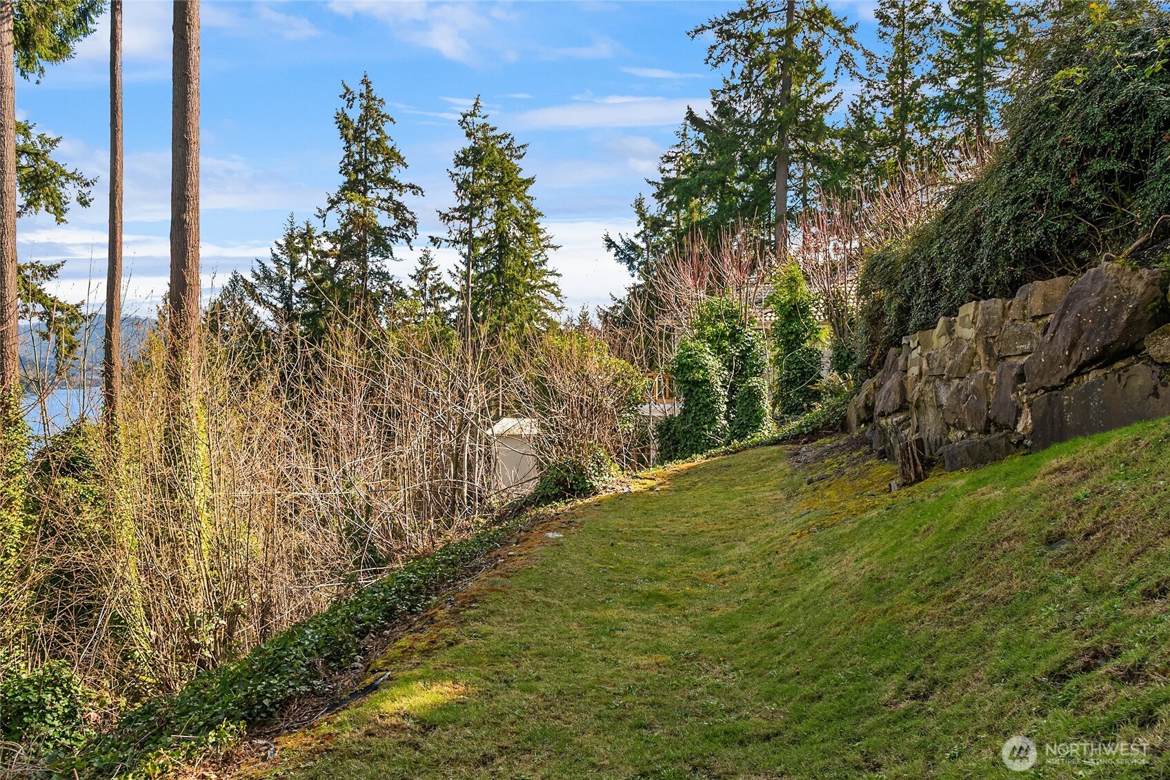 936 170th Place SE, Bellevue, WA 98008