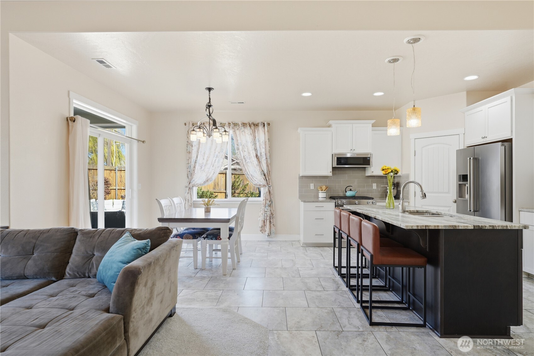 4304 S Dennis Court , Kennewick, WA 99337