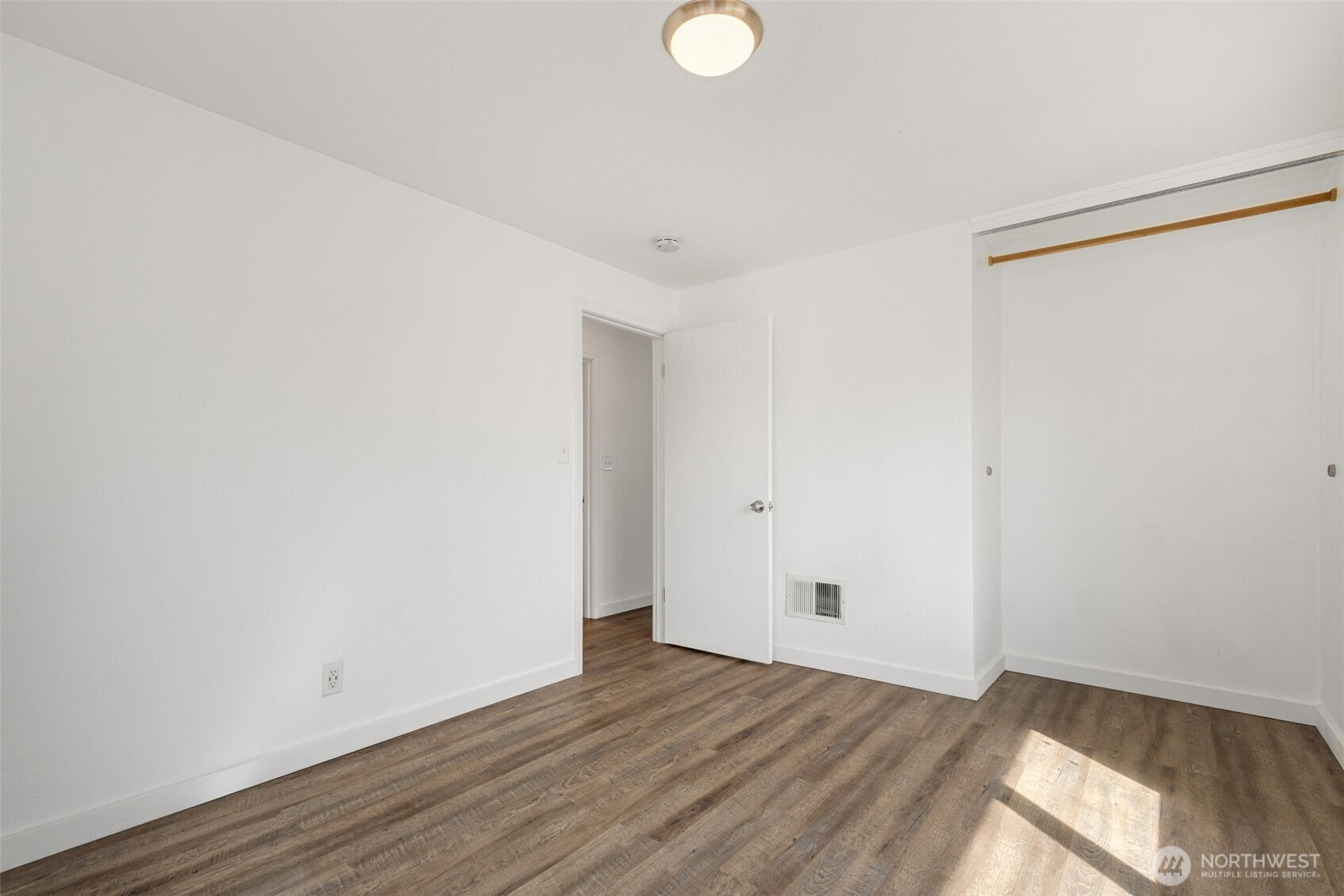 3300 NE 7th Place , Renton, WA 98056