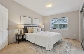 12323 NE 97th Street #Q, Kirkland, WA 98033