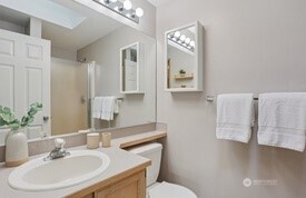 12323 NE 97th Street #Q, Kirkland, WA 98033