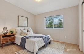 12323 NE 97th Street #Q, Kirkland, WA 98033