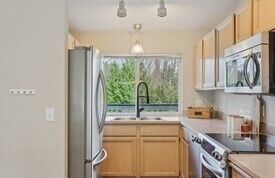 12323 NE 97th Street #Q, Kirkland, WA 98033 - Photo 10