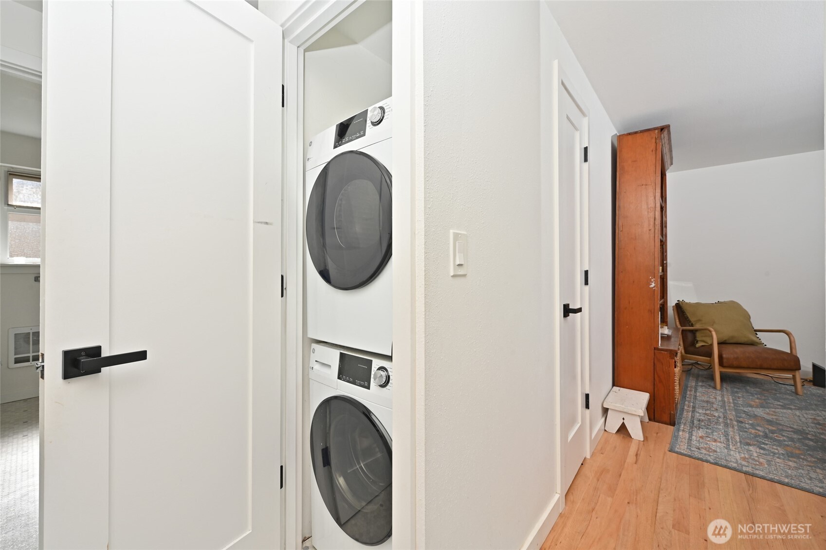 533 4th Avenue S #1-6, Edmonds, WA 98020