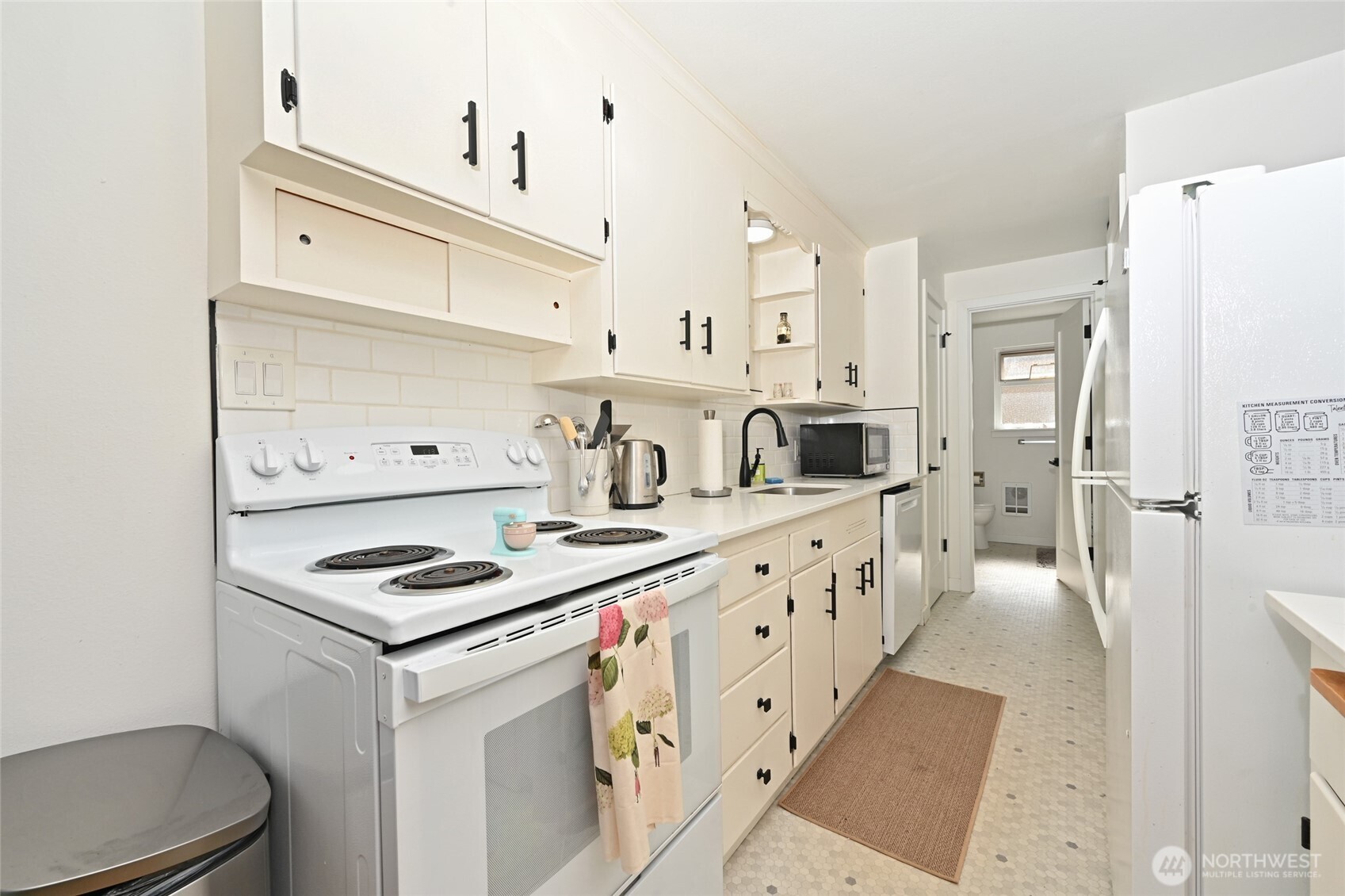 533 4th Avenue S #1-6, Edmonds, WA 98020